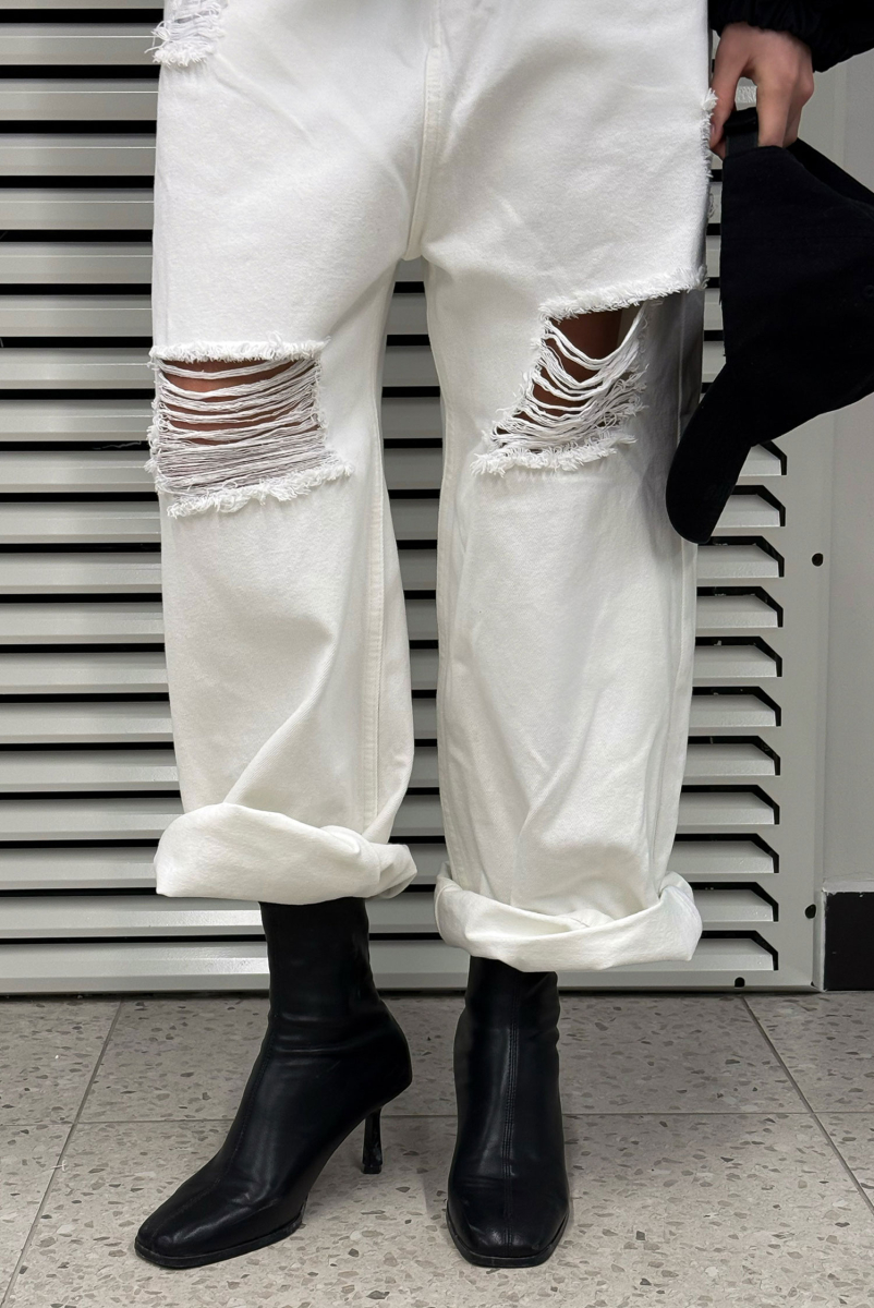 Джинсы рваные (белые) Label .B, цвет: белый, Jc.18.4.3659.0325/2WH купить онлайн