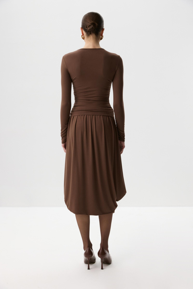 Лонгслив с декоративной розой Charmstore, цвет: шоколадный, 205-47065-551 купить онлайн