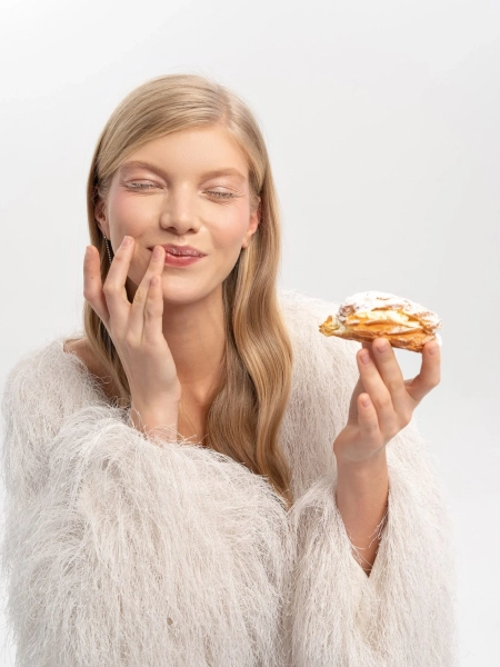 Свитшот Shine bright TRES, цвет: молочный, НФ-00002621 купить онлайн