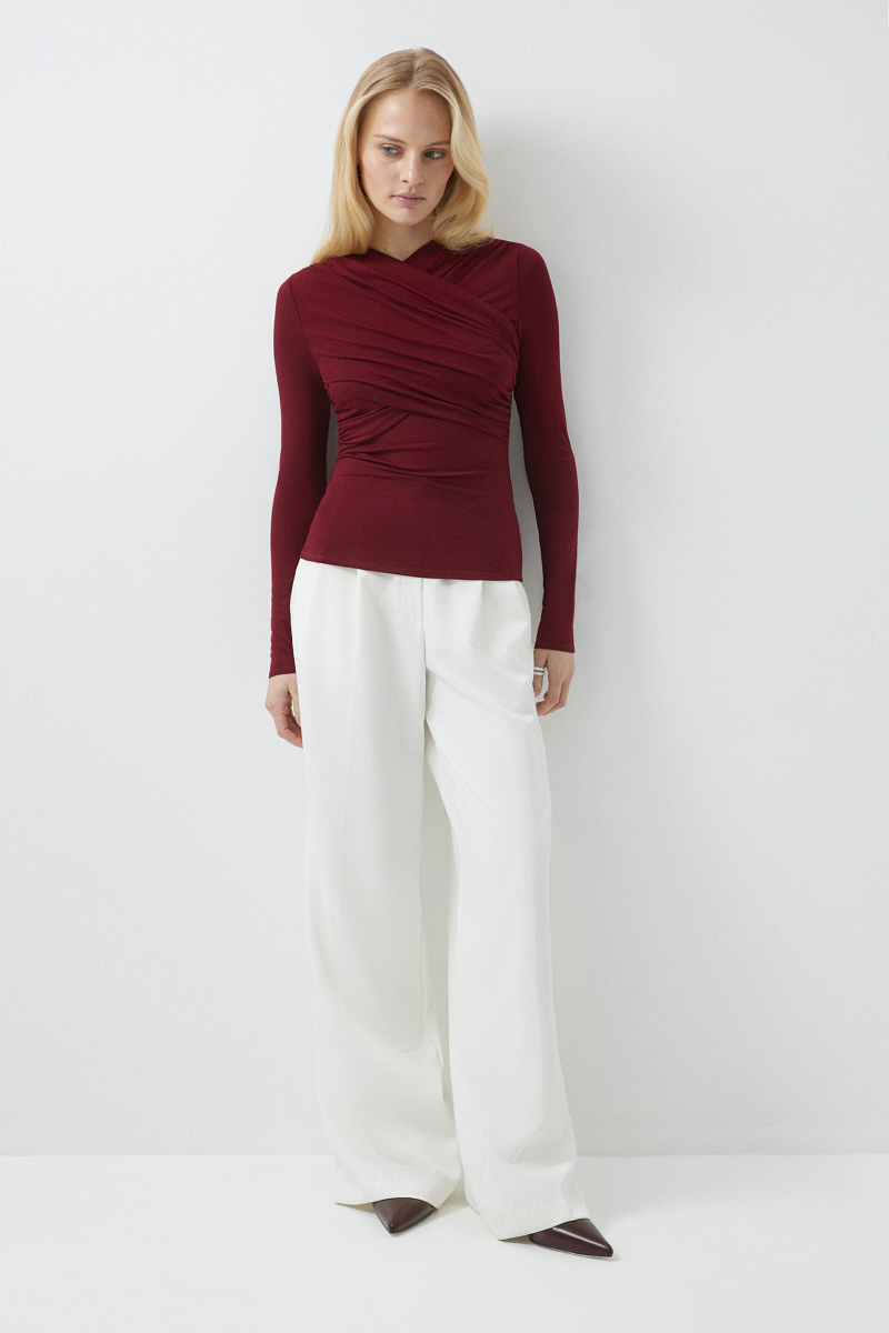 Лонгслив с драпированной деталью на груди Charmstore, цвет: Бордовый, 205-23265-442 купить онлайн