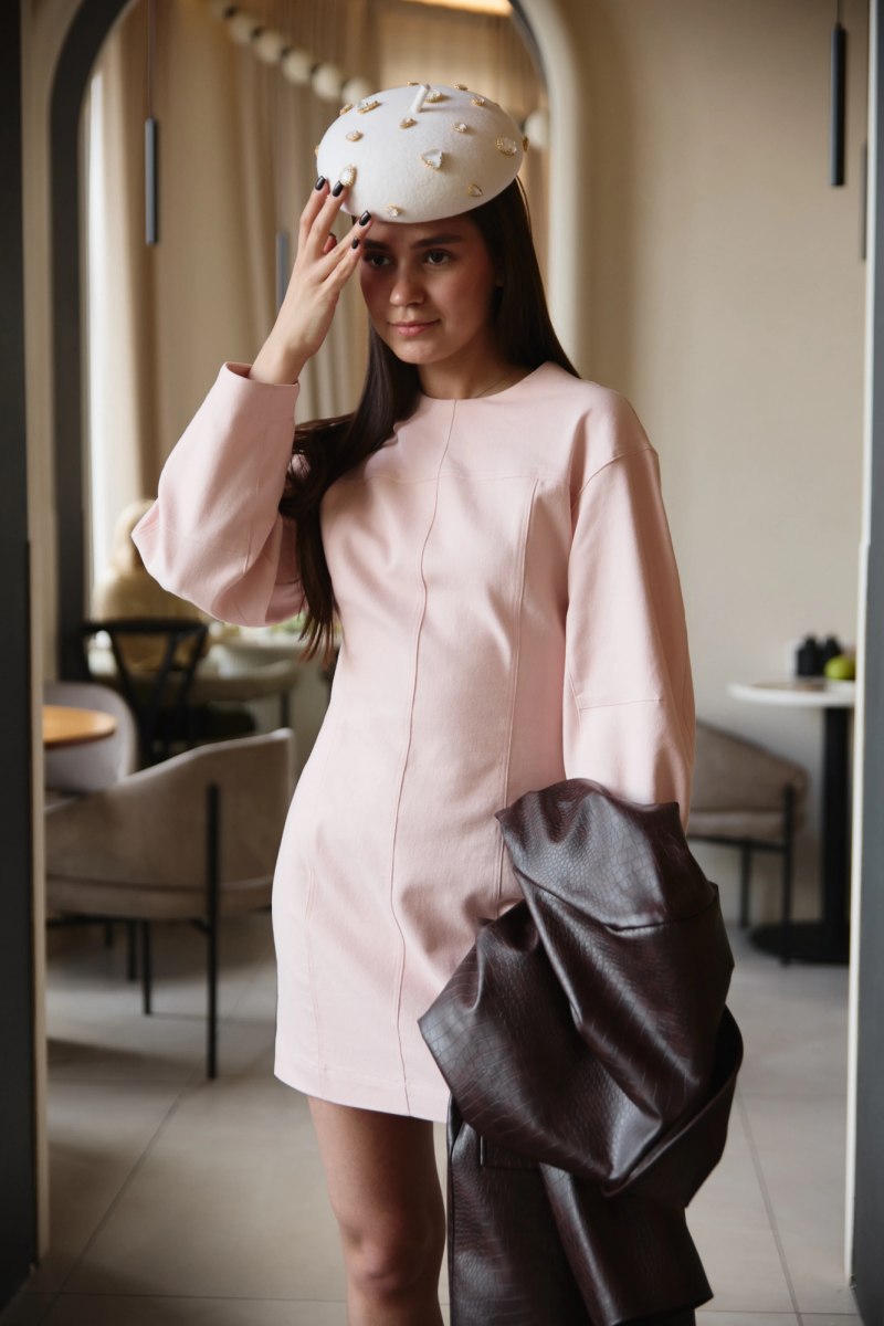 Платье с О-образной линией плеча из мягкого денима