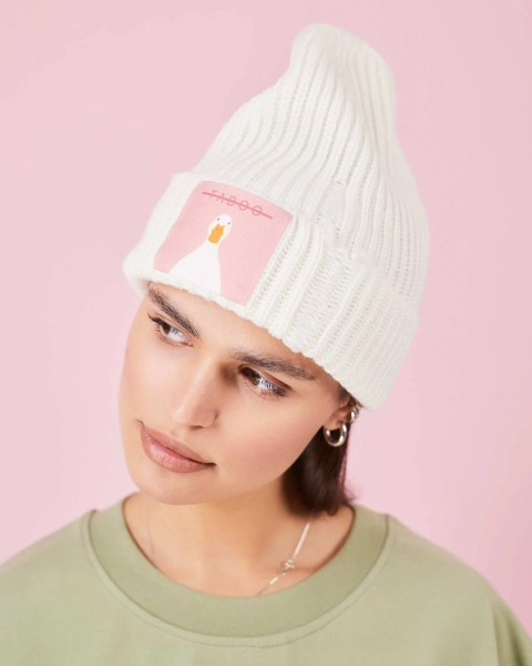 Шапка рваная с гусем TABOO, цвет: молочный 1010hatMilkGus купить онлайн