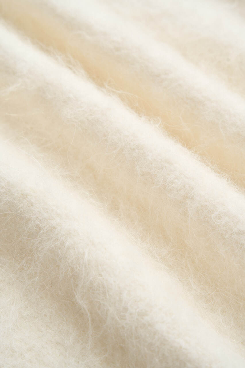 Палантин из альпаки OPORA Mankova, цвет: молочный FW24/25-09 купить онлайн