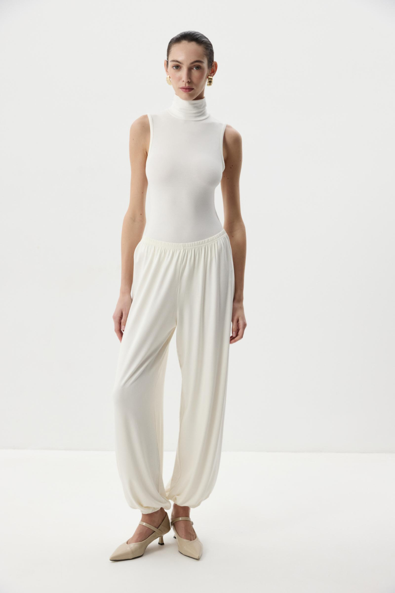 Боди с воротником-стойкой Charmstore, цвет: молочный, 217-50865-111 купить онлайн