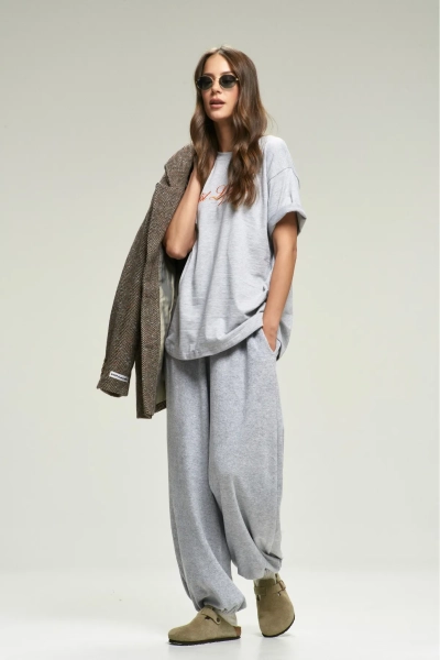 Футболка с вышивкой ERIST Grey&Orange Erist store, цвет: Светло-серый НФ-00002577 |новая коллекция купить онлайн
