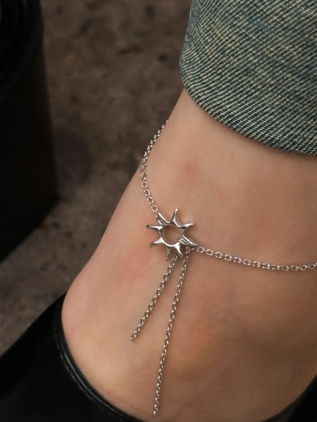 Серебряный браслет на цепочке на ногу «Солнце» SBLESKOM, цвет: серебро, 12132 купить онлайн