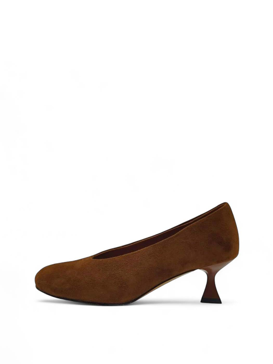 Туфли из натуральной замши на каблуке