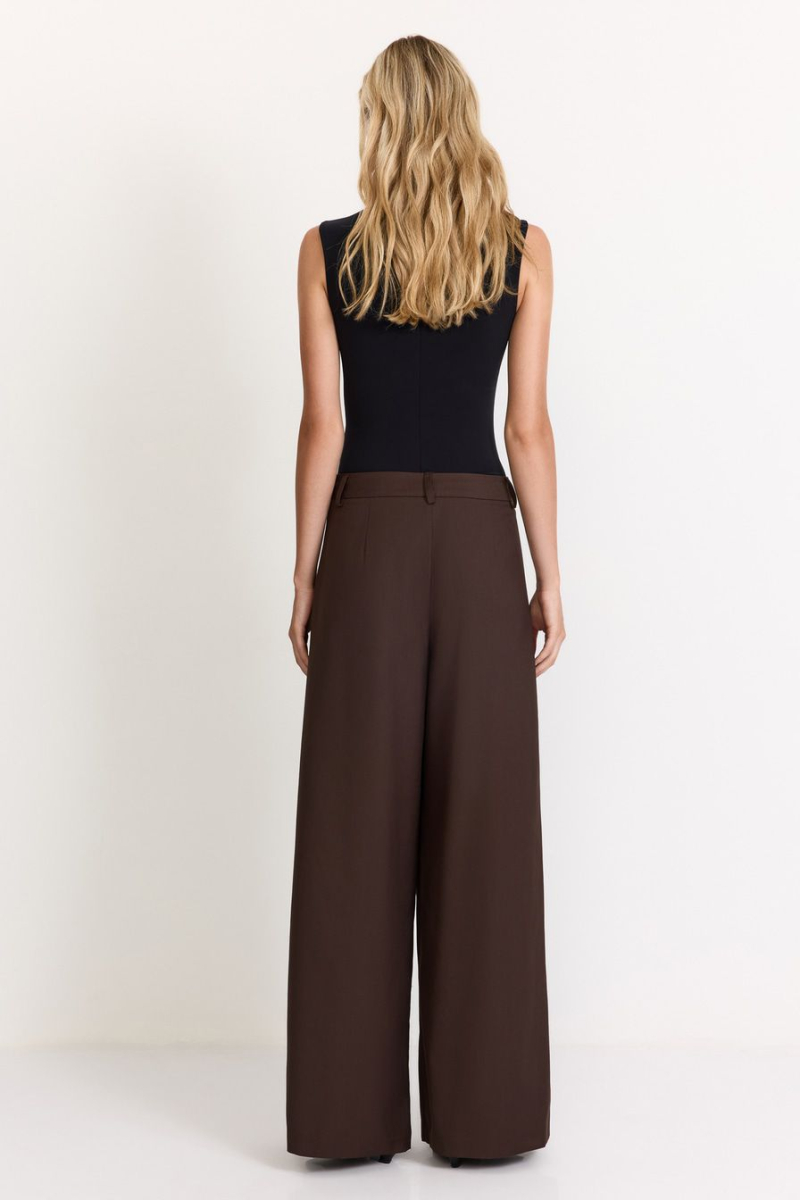 Брюки со складками TOPTOP, цвет: коричневый, TT.032.17763.700 купить онлайн