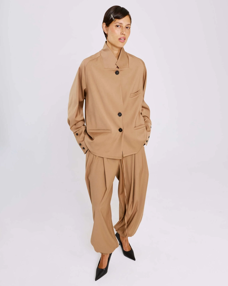 Блуза-жакет из костюмной ткани Anmuse, цвет: бежевый, BL26SP311-CRM купить онлайн