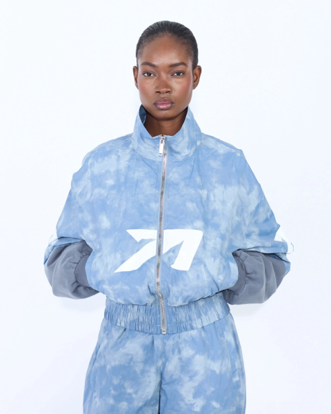 Олимпийка с логотипом-стрелкой