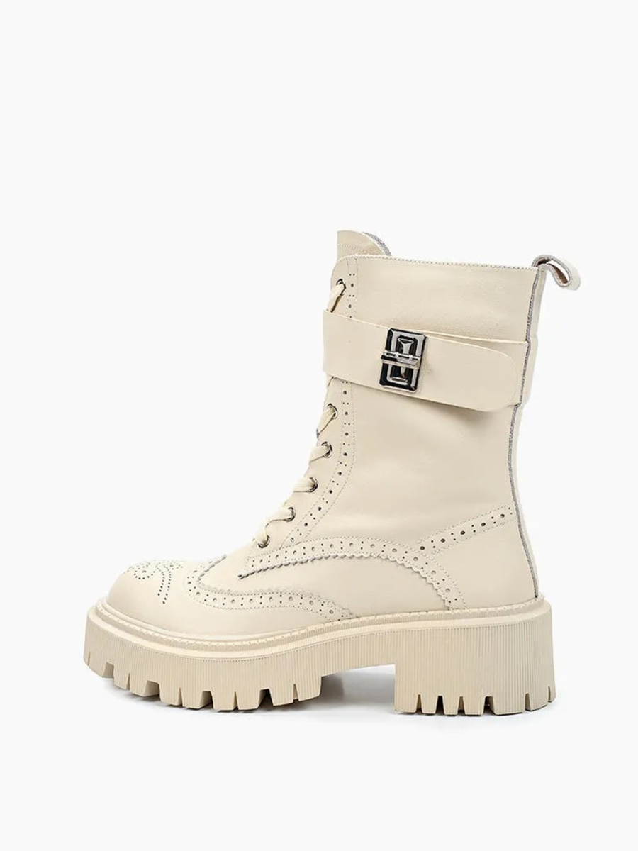 Ботинки со шнурками