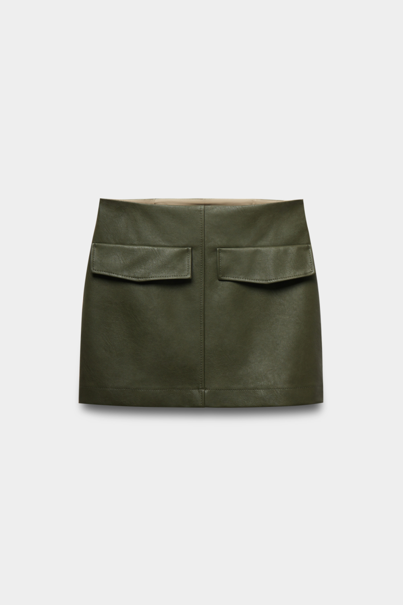 Юбка мини из экокожи с накладными карманами