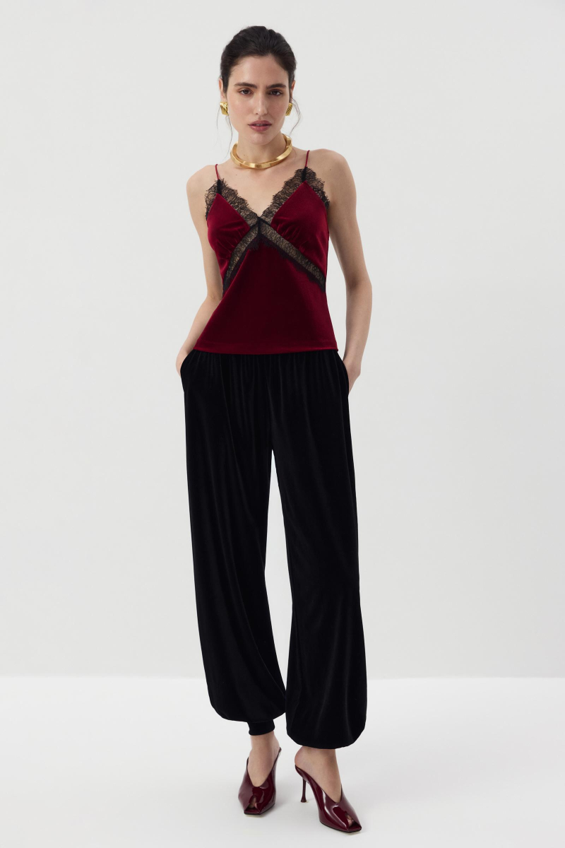 Топ из бархата с кружевом