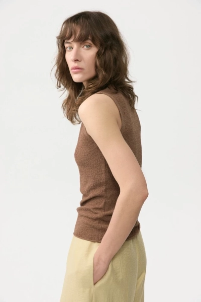 Топ фактурной вязки Daisyknit, цвет: кемэл,  купить онлайн
