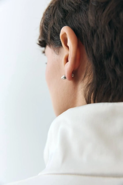 Серебряная моносерьга «Подвижность» mini SBLESKOM, цвет: серебро,  купить онлайн