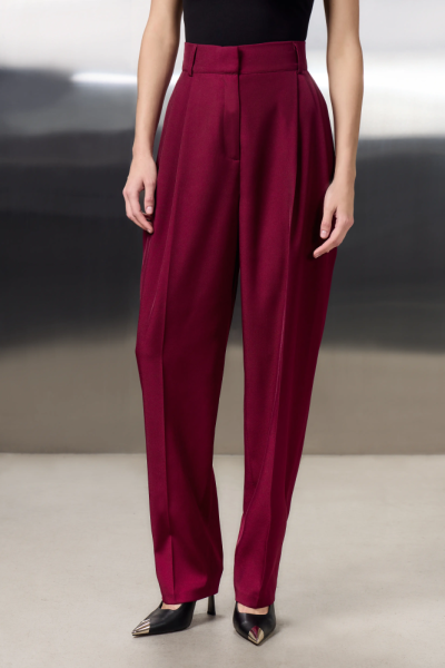 Брюки-бананы из костюмной ткани