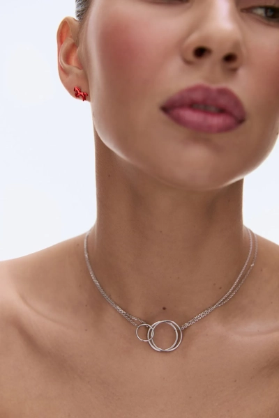 Серебряная моносерьга «Ход конем» red SBLESKOM, цвет: серебро,  купить онлайн