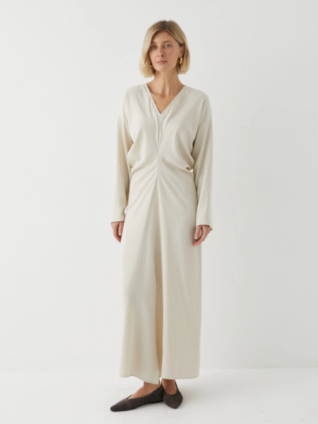 Платье со складкой