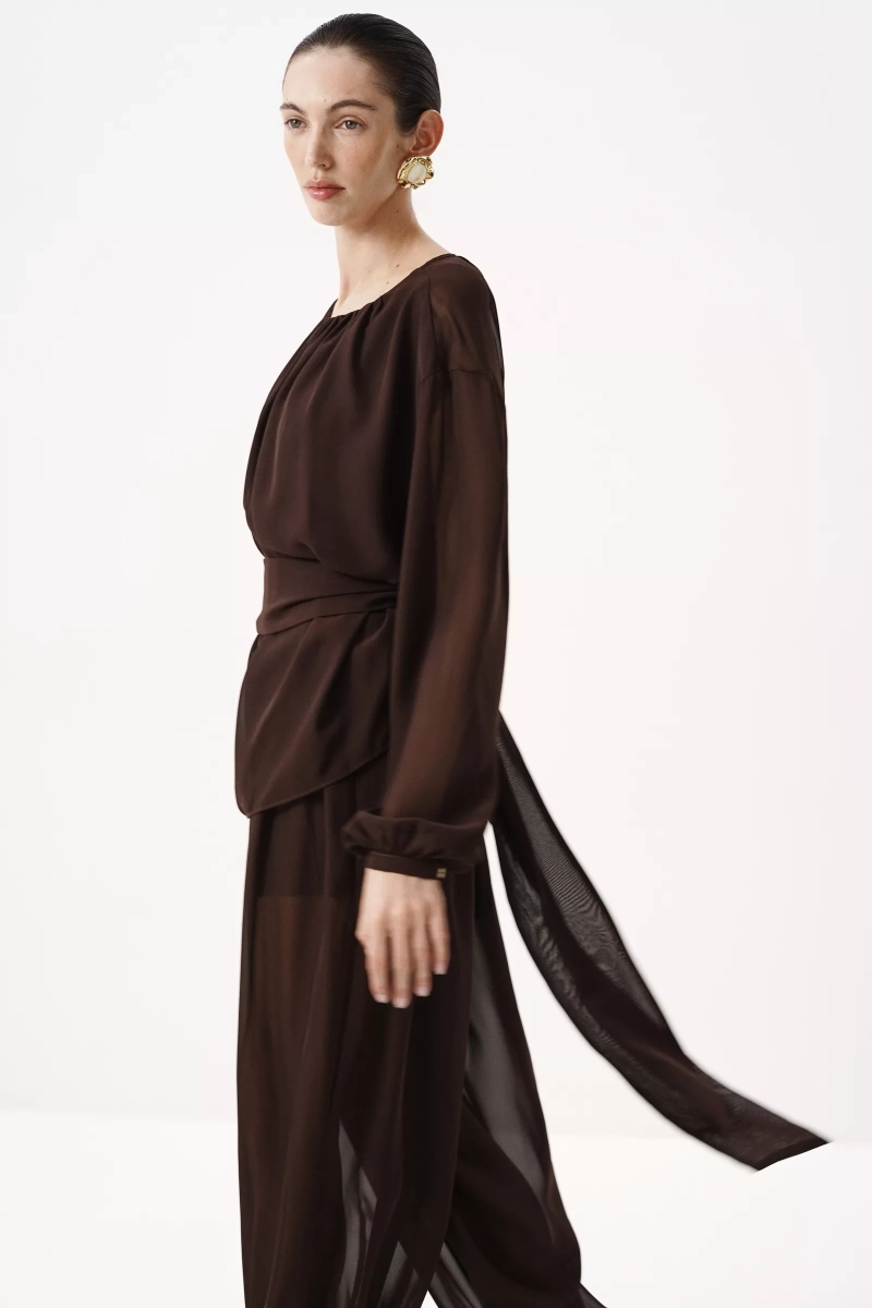 Блуза с поясом из шифона Charmstore, цвет: шоколадный, 102-63161-551 купить онлайн