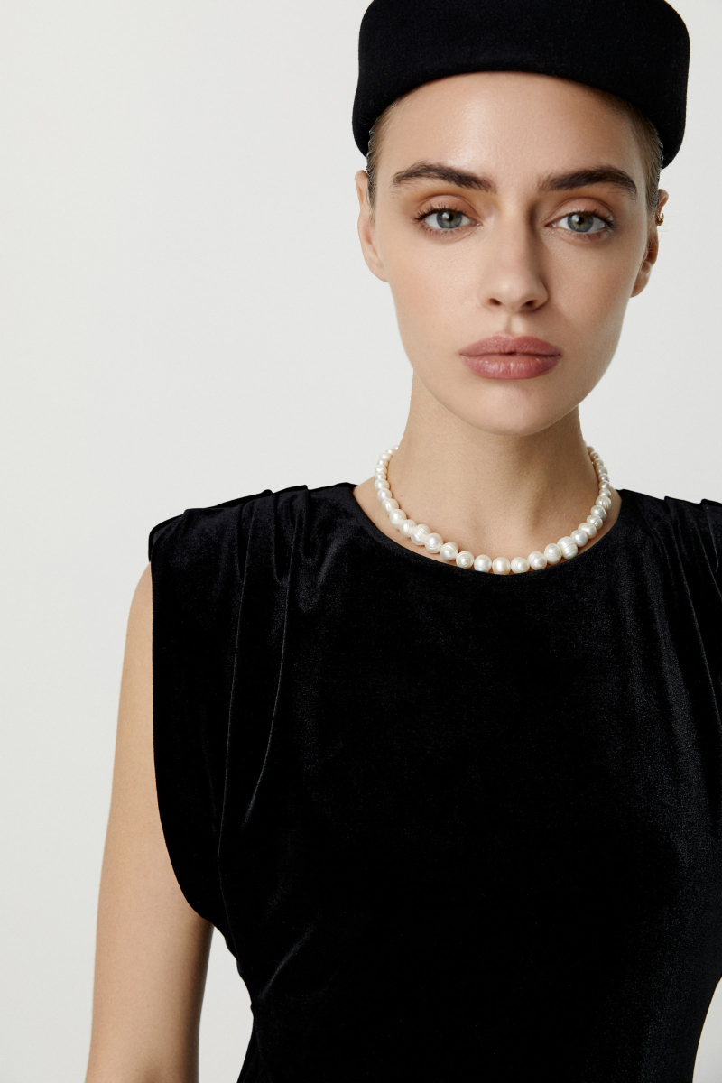 Платье макси из бархата без рукавов Charmstore, цвет: Черный, 111-27642-880 купить онлайн