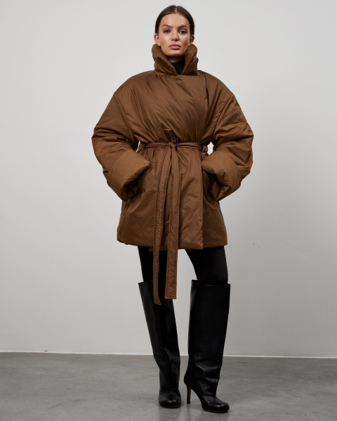 Пуховик PUFFER COAT SHORT TOFFEE YONS, цвет: коричневый, YO-705 купить онлайн