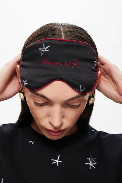 Маска с вышивкой DREAMS BY ALENA AKHMADULLINA, цвет: Черный 225102440204562/203000 купить онлайн