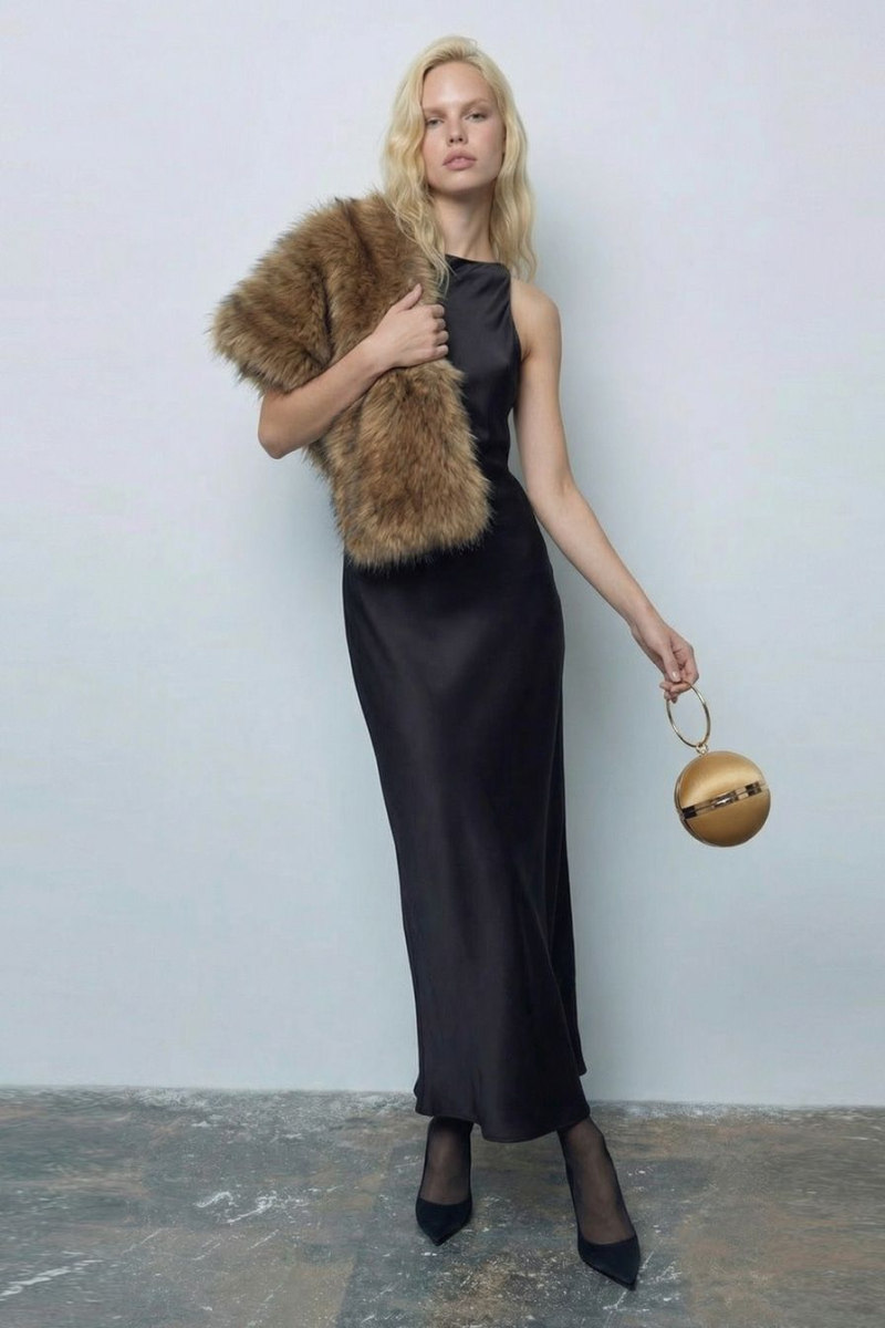 Платье с открытой спиной