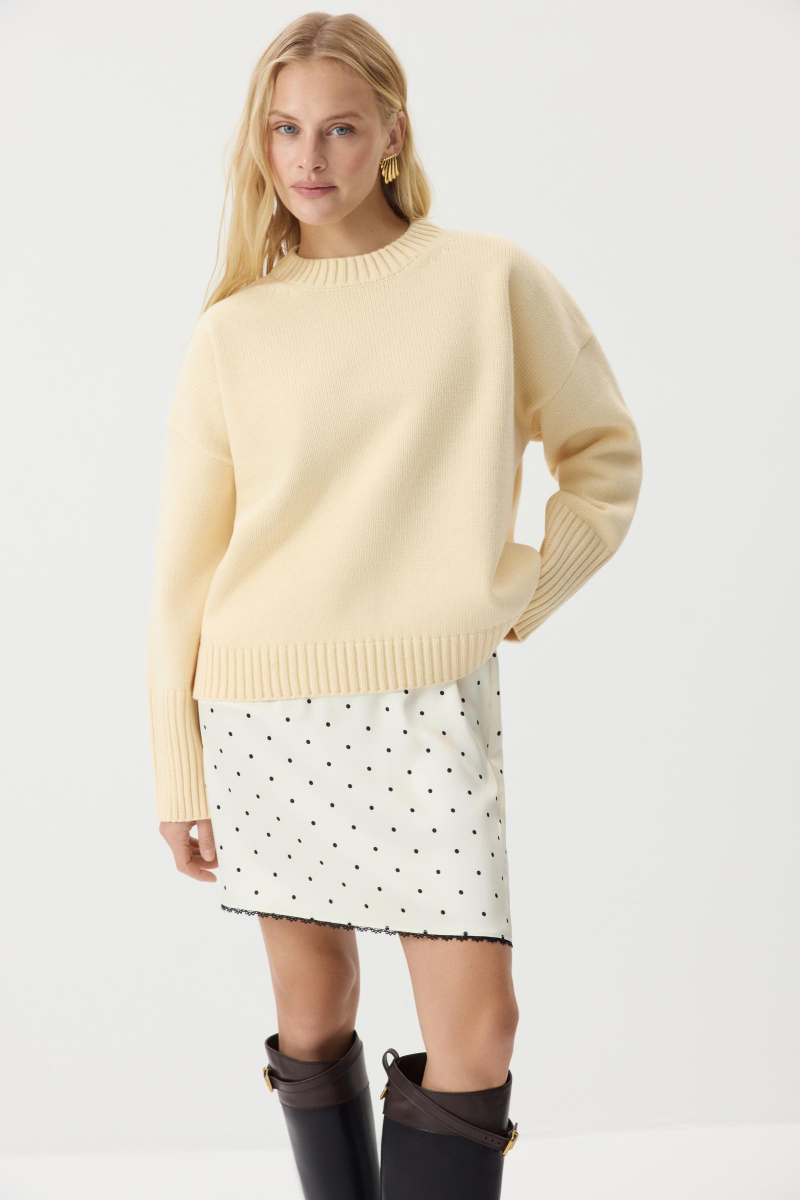 Джемпер из шерсти мериноса с круглым вырезом Charmstore, цвет: Сливочный, 303-45398-121 купить онлайн