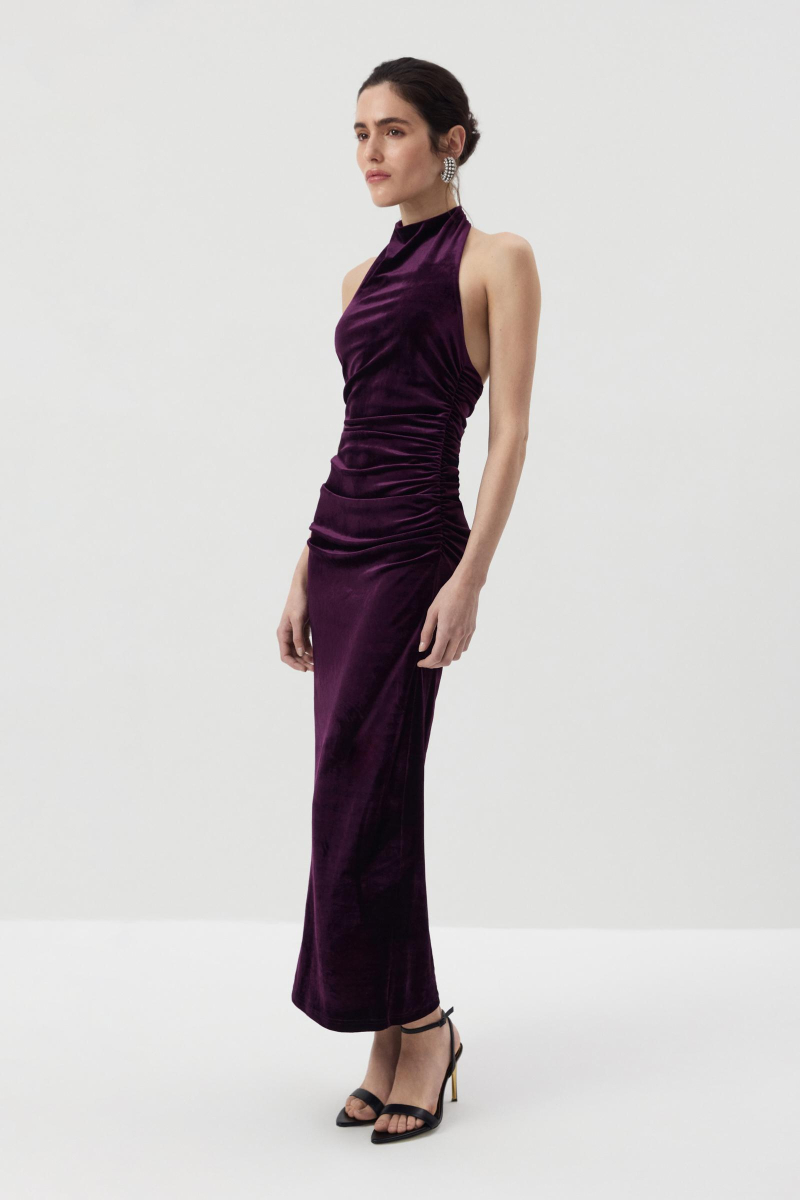 Платье макси с воротником халтер из бархата Charmstore, цвет: сливовый, 111-48042-680 купить онлайн