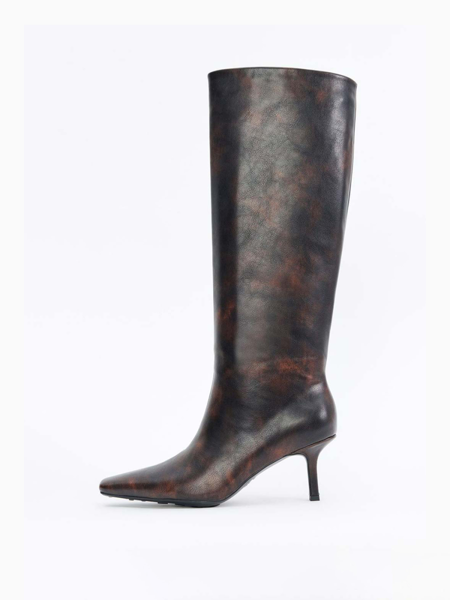 Высокие сапоги