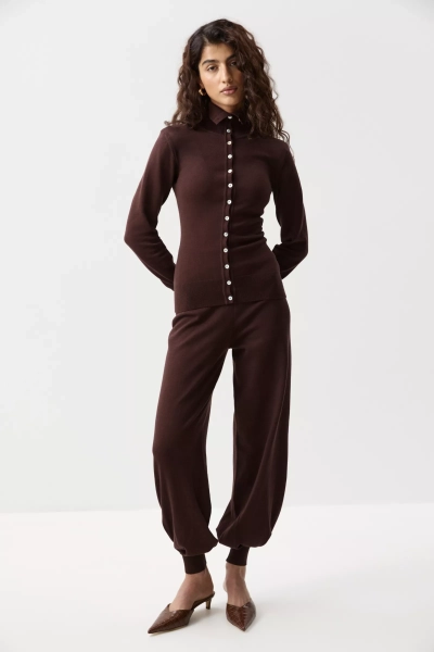 Джемпер с воротником-стойкой Charmstore, цвет: шоколадный, 303-539115-551 купить онлайн