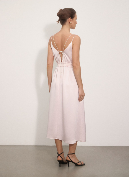 Платье из атласа