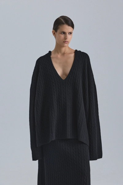 Худи OPORA Mankova, цвет: Черный, FW24/25-04 купить онлайн