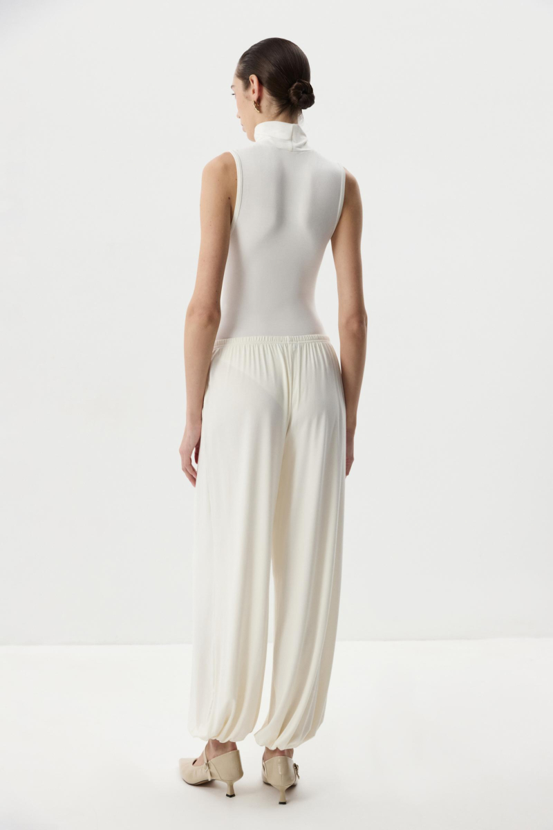 Боди с воротником-стойкой Charmstore, цвет: молочный, 217-50865-111 купить онлайн