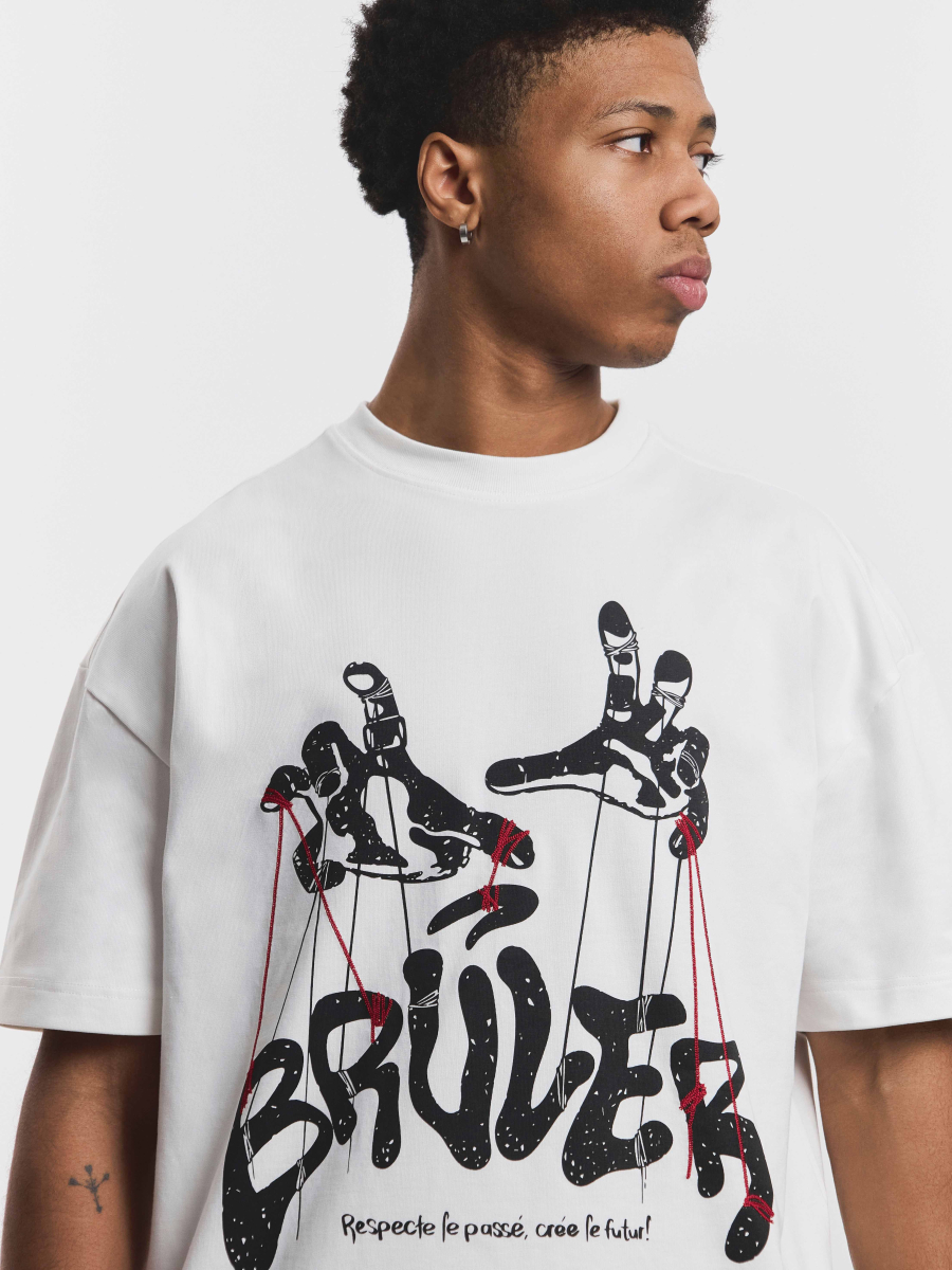 Футболка Bruler "Théâtre de marionnettes” Brûler d'Amour, цвет: белый, BS2404C-2224-10 купить онлайн