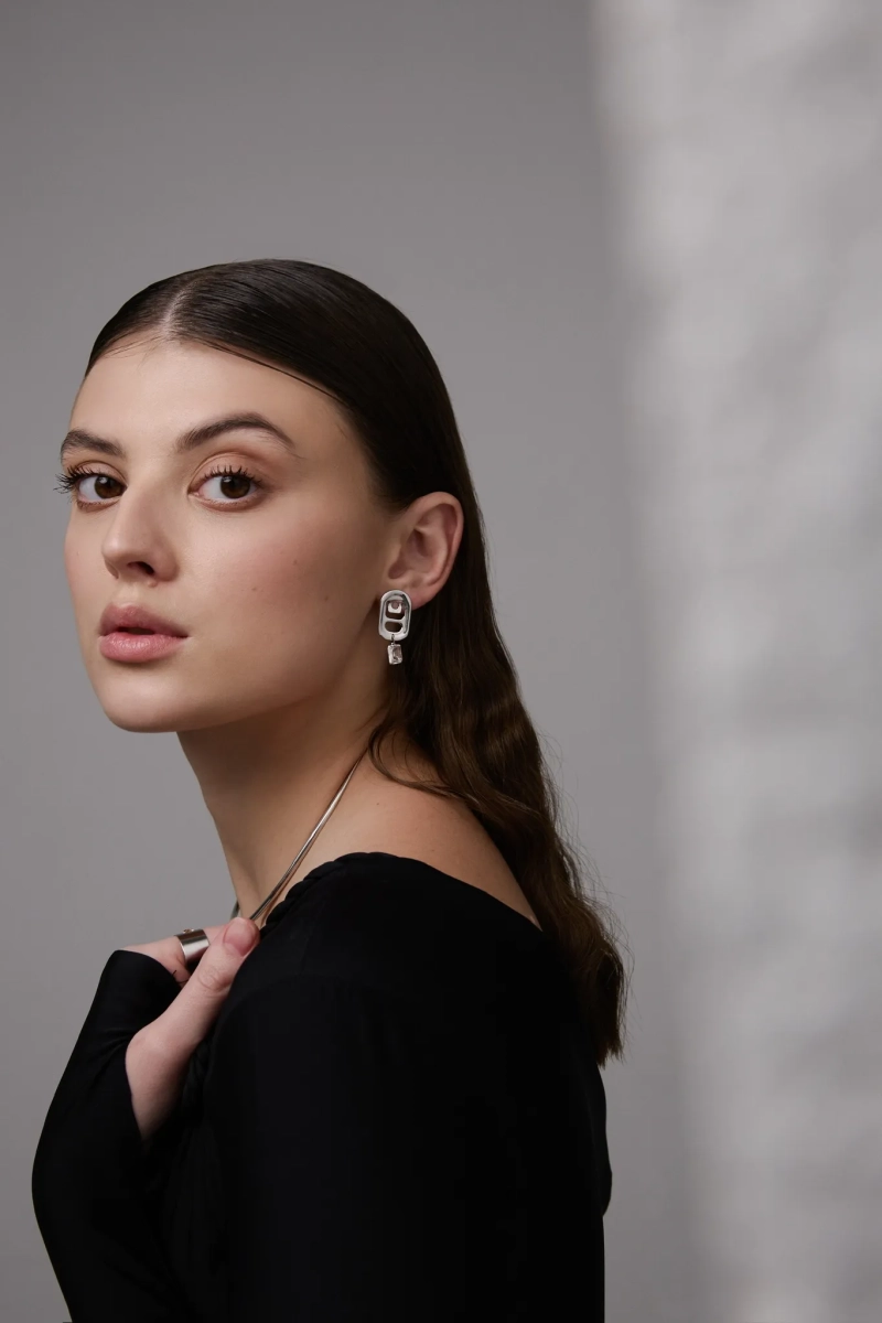 Серебряная моносерьга «Открывайся» с горным хрусталем SBLESKOM, цвет: серебро, 11952 купить онлайн