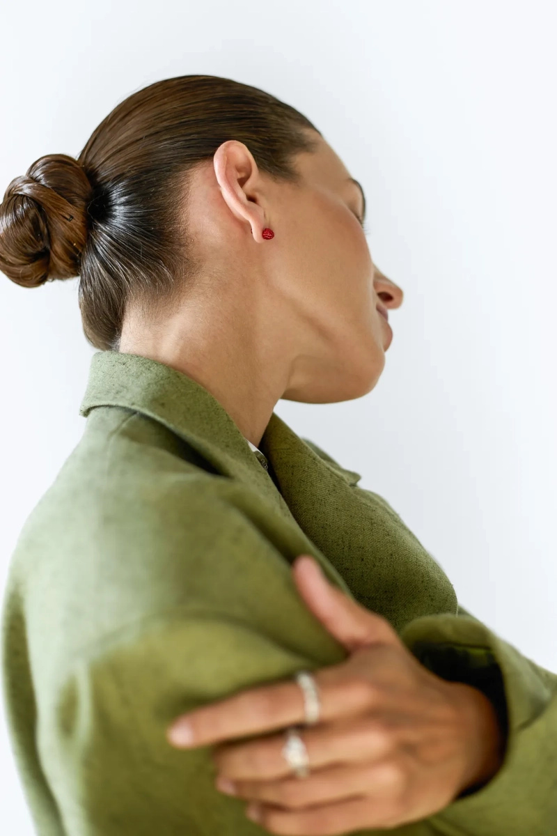 Серебряная моносерьга «Малина» SBLESKOM, цвет: красный, 42168 купить онлайн