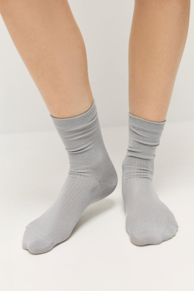 Носки в тонкий рубчик