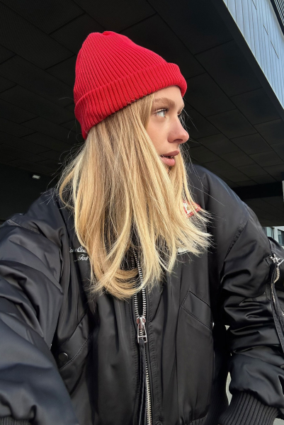 Шапка BEANIE RED Label .B, цвет: RED Ac.54.0R купить онлайн