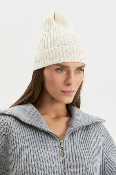 Шапка MIA MIA AIM, цвет: молочный ШапкаMIA купить онлайн
