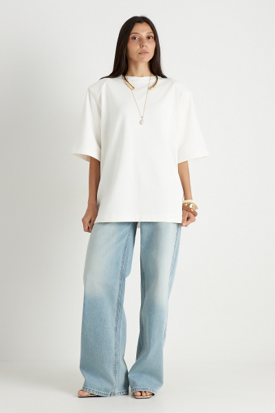 Футболка с подплечниками