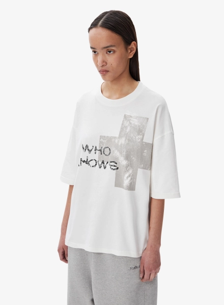 Футболка WHO KNOWS FABLE, цвет: белый, TS-FBL-WKNWS-WHT купить онлайн