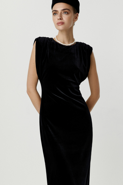 Платье макси из бархата без рукавов Charmstore, цвет: Черный, 111-27642-880 купить онлайн