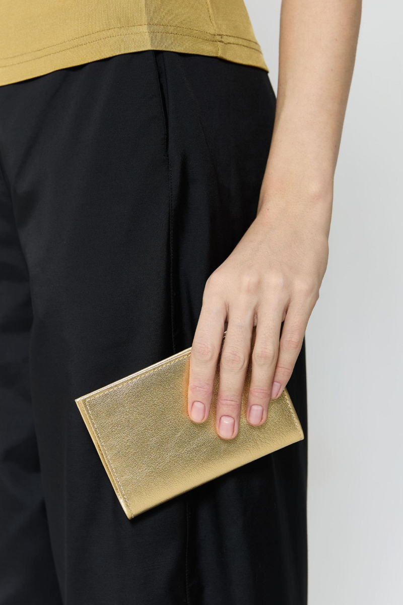 Обложка для паспорта из кожи