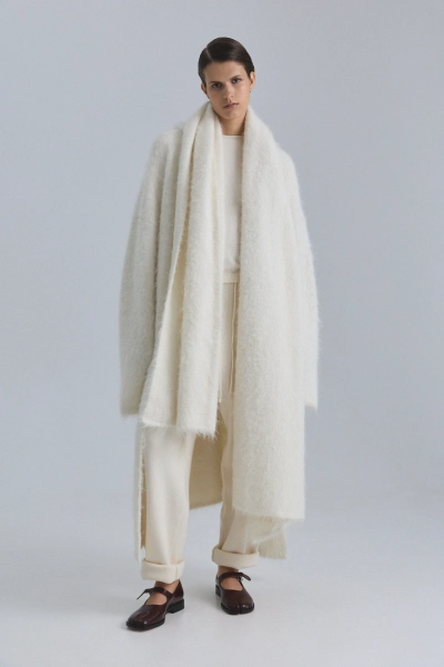 Палантин из альпаки OPORA Mankova, цвет: молочный FW24/25-09 купить онлайн
