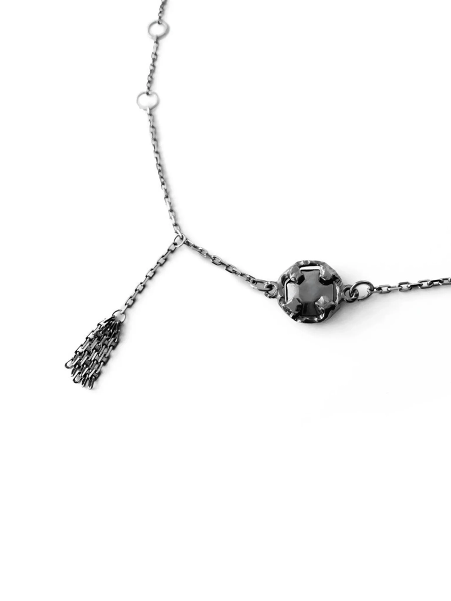 Серебряный ассиметричный браслет на руку «Королева драмы» black SBLESKOM, цвет: серебро, 92203 купить онлайн