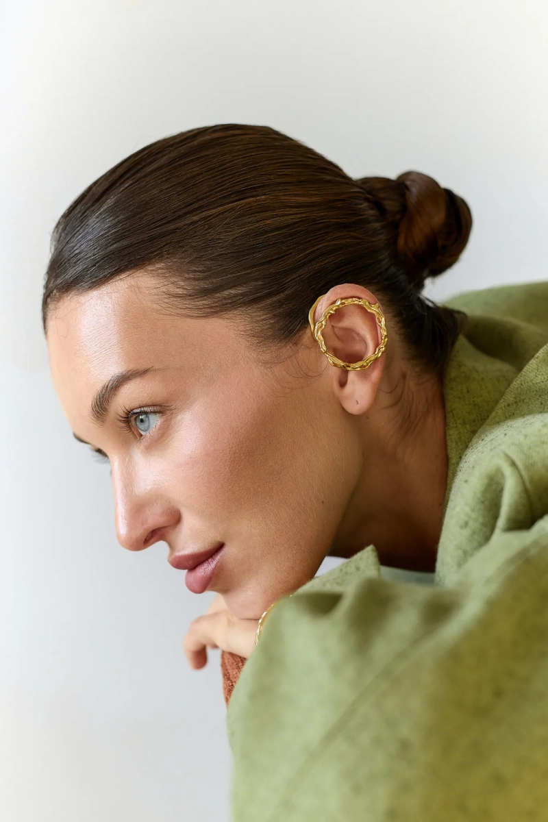 Серебряная серьга-кафф корни «Васюганские болота» SBLESKOM, цвет: позолота, 22159 купить онлайн