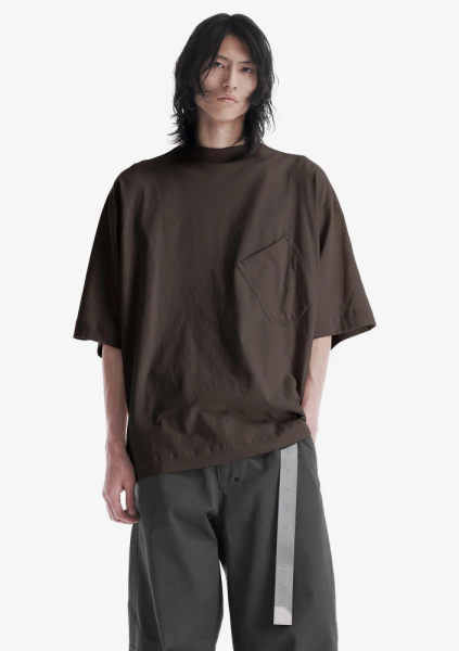 Оверсайз-футболка с наклонным карманом