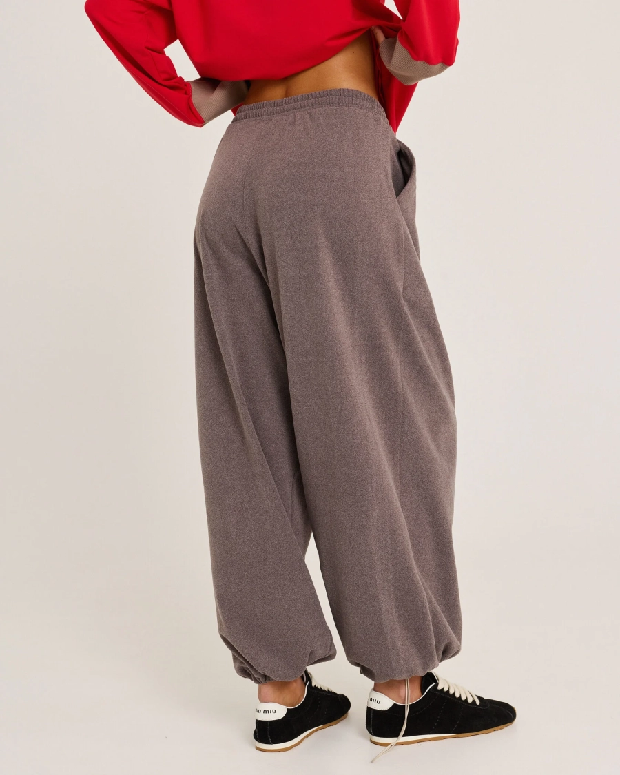 Брюки из фланели BROWN Anmuse, цвет: коричневый, TR25W206-BROWN-1 купить онлайн