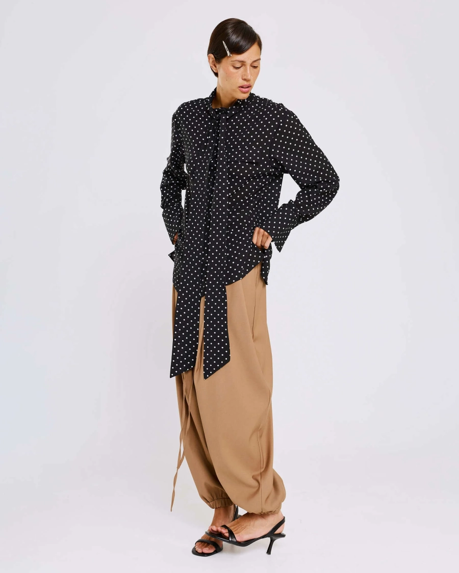 Блуза с шарфом в горох Anmuse, цвет: Черный, BL26SP303-BLC купить онлайн